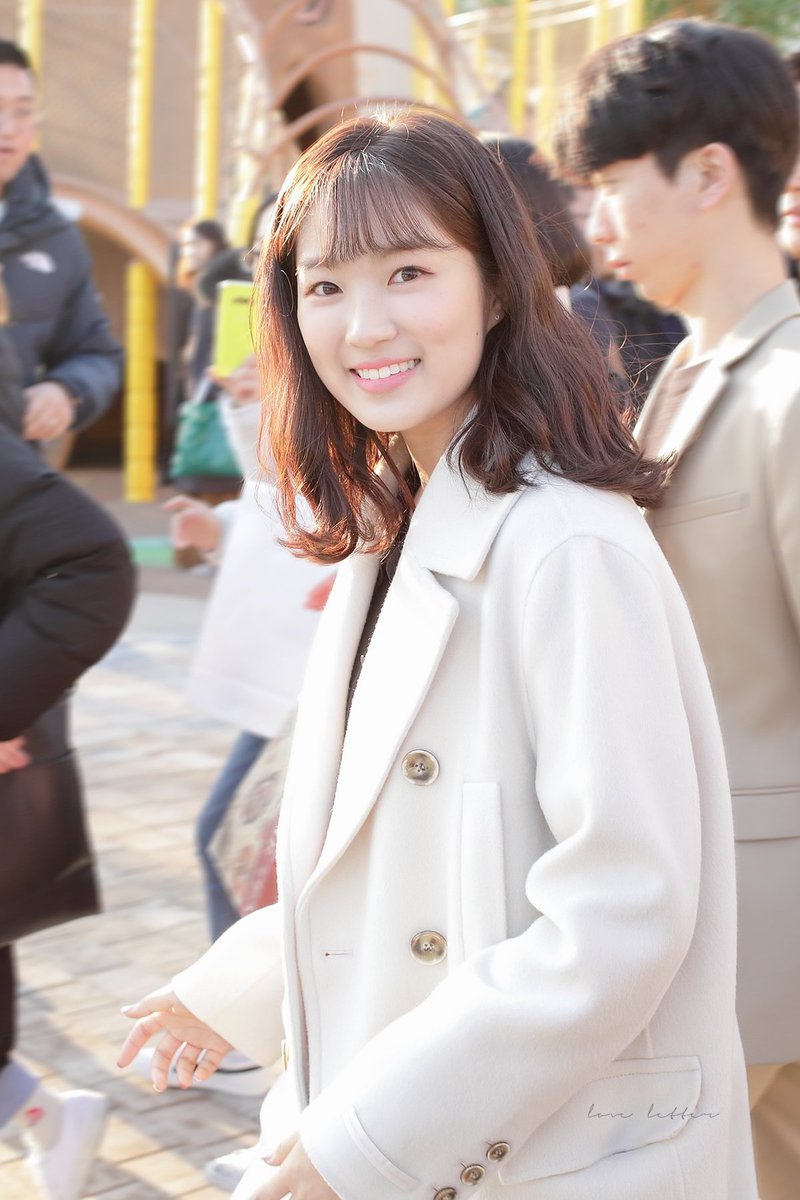 _clarich_'s tweet photo. Hyeyoon in her 20s                  Hyeyoon in her 30s https://t.co/mVePTP0aE5