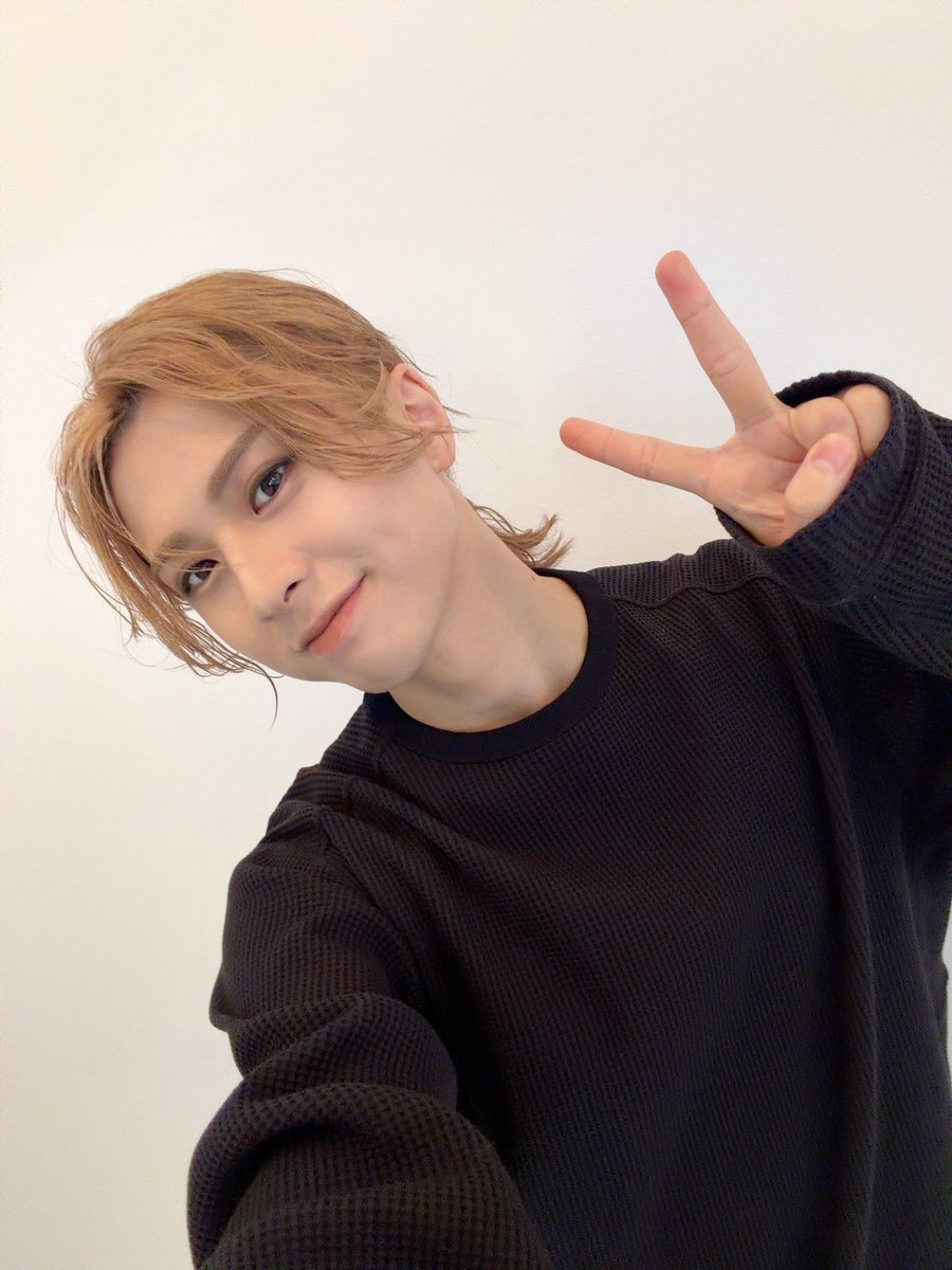 okamiya_kurumu's tweet photo. ニコ生「くるむるーむ」
ありがとうございました！

たくさん話したー！
振り返りができて俺も楽しかったです！
今日の撮影の時の自撮り！
ソロコン東京公演もよろしくお願いします✨

感想は #ニコくるむ
でお待ちしてます！ https://t.co/7KYemyHnTX