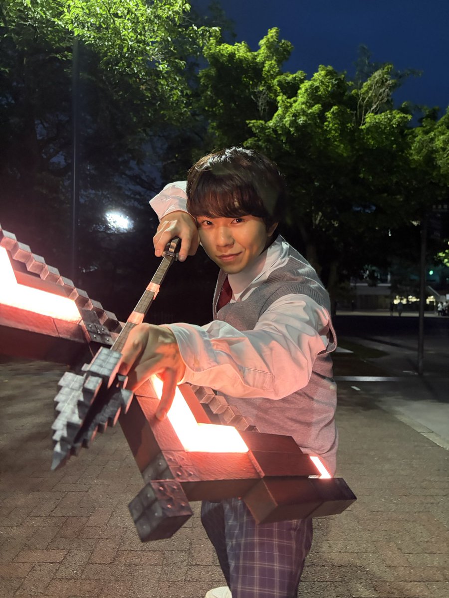 kyoheishimokawa's tweet photo. 「Minecraft Dungeons ll」 CM
⁡
出演させていただきました！！
⁡
小中学生の頃よくマインクラフトをやっていた僕としては、興奮せずにはいられない撮影でした🔥
⁡
9/29 本日より発売です🏹͙
皆様もぜひ！！
⁡
#マインクラフトダンジョンズ2
#マイクラダンジョンズ2
#マイダン2 https://t.co/PwyxrYTdNI