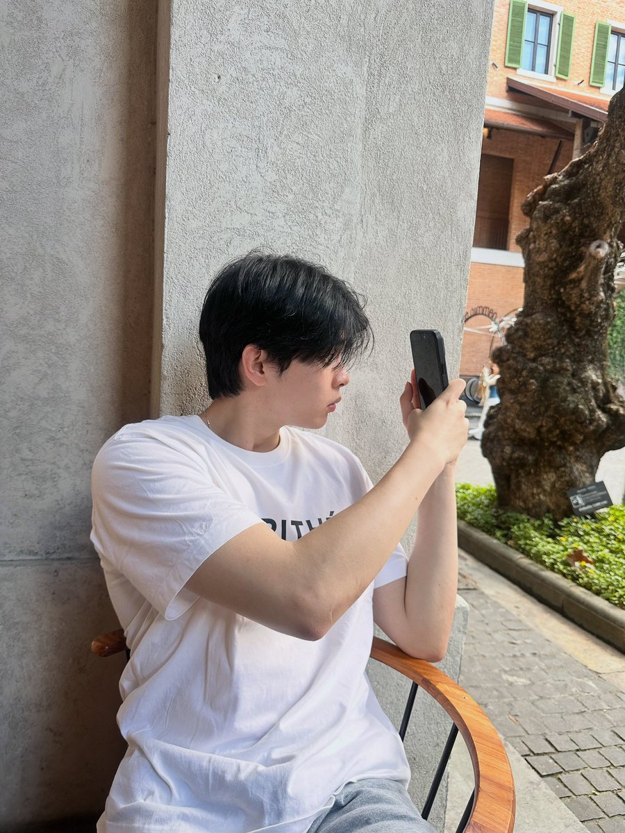 TonsrnOfficial's tweet photo. 2026.09.29 | mytonsrn IG update 

สวัสดีจ่ะสุดหล่อ

🔗 : https://t.co/SCh17y6rRX

—യ🌱 @mytonsrn･. ⋆♡ᵎ
#mytonsrn #ต้นรักของศรัณญ์ https://t.co/WdJG8yVUC1