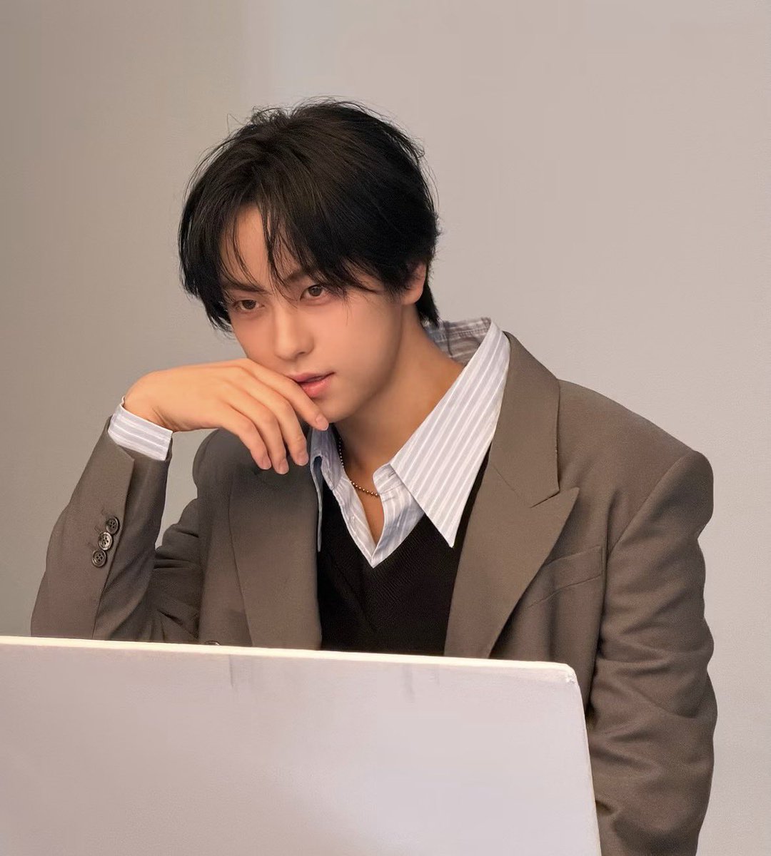 takdungiii's tweet photo. 얼루어타키ㅈㅉ잘생겼네 https://t.co/QTUEui2xCh