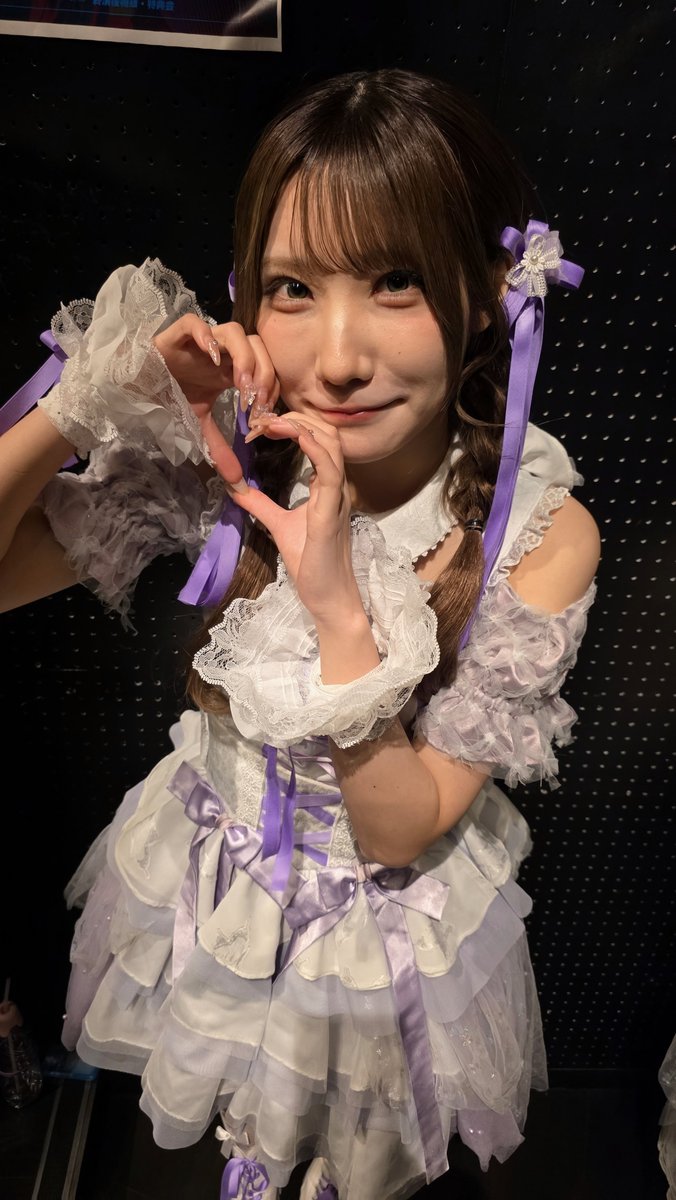 alexia_line's tweet photo. 9/29 #P1QUE #阿比留すず
デビューライブ以来のすずちゃん。(2人お休みだったので)4人でのライブだったけど、そんな中でも推しメンは輝いていました。今日も素敵な時間をありがとう😊
そういえば、今日のライブ会場のDESEOはすずちゃんと初めましてしたライブハウスでした。懐かしい…。 https://t.co/fNWfZXspTM