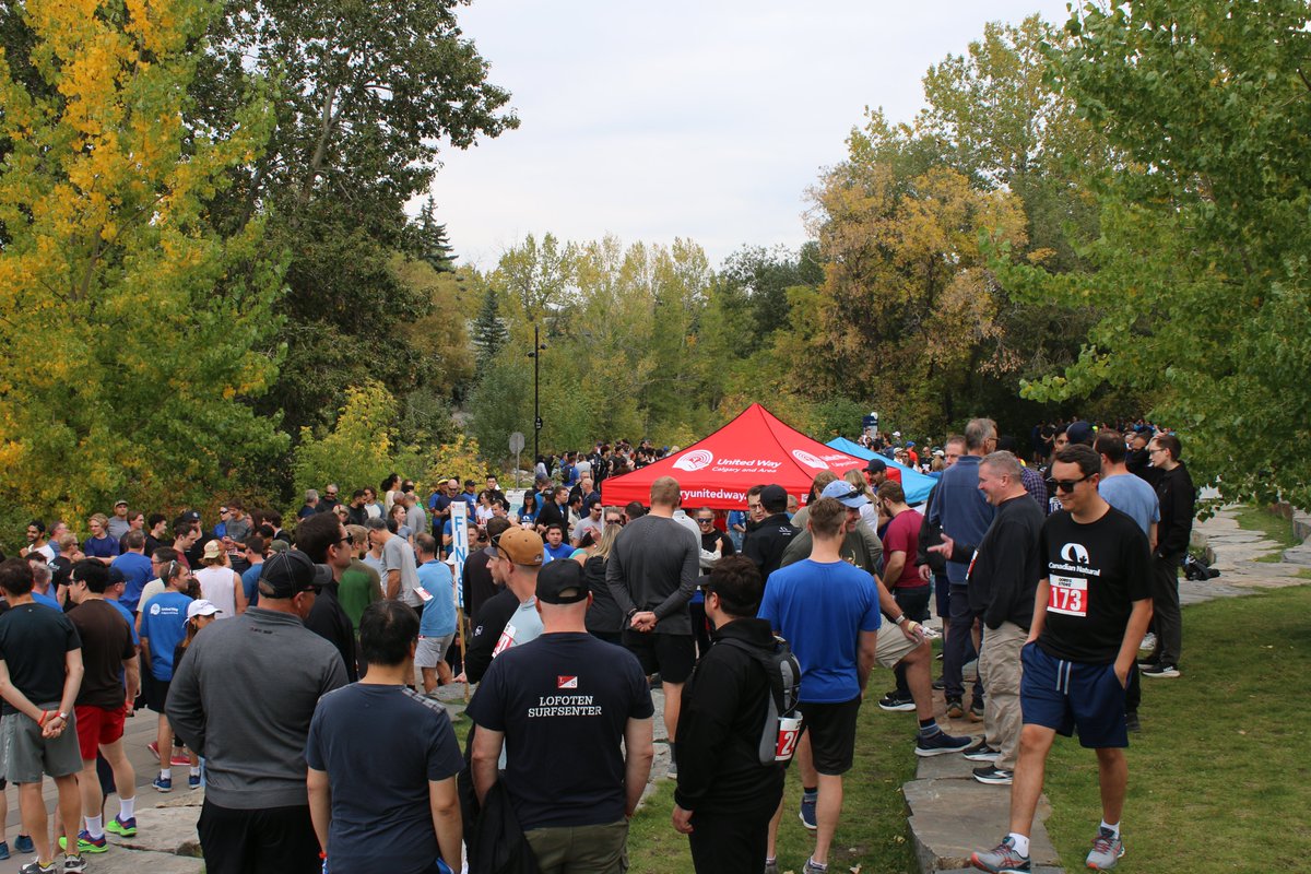 CanadianNatural's tweet photo. Employees from our Calgary offices recently participated in a Fun Run, raising money for our upcoming United Way campaign. This event was a great way to have our employees come out and enjoy some fresh air, all while supporting a good cause. #DoingItRight #FunAndIntegrity https://t.co/MY58VVEUk5