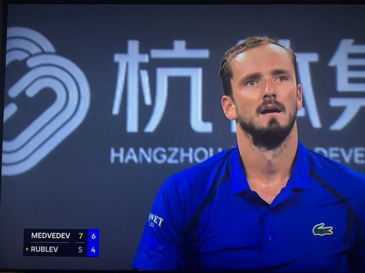 TennisRespecter's tweet photo. medvedev wins the title in hangzhou 

serving masterclass. 250pts in bag

24th atp career title. 3rd this season 

Congrats champ @DaniilMedwed https://t.co/3tvlqvTDnE