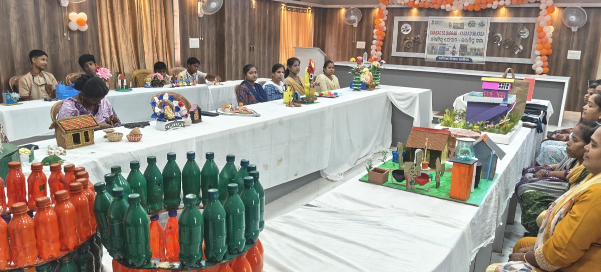 nac_aska1's tweet photo. Kabbad Se Juggad and Kabbad se Kala workshop is organised at Asika Municipality.
#SHS2026
#SwachhataHiSeva2026 
@SwachhBharatGov 
@swachhbharat 
@HUDDeptOdisha 
@MoHUA_India 
@Ganjam_Admin https://t.co/KOzoP0jGC3