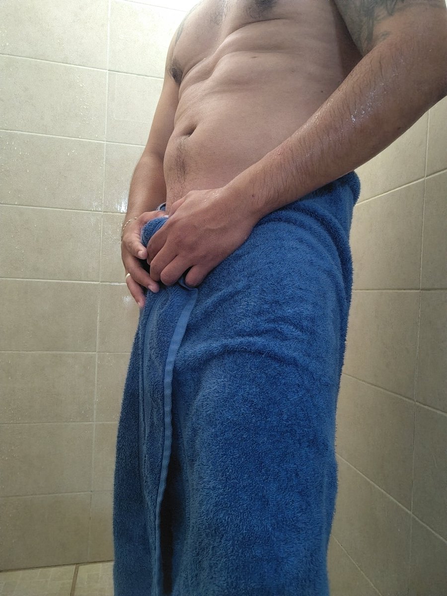 GiantStud69's tweet photo. Solo fotos para ustedes, encuentra mi contenido en mi Only https://t.co/B8n5wT1bLN