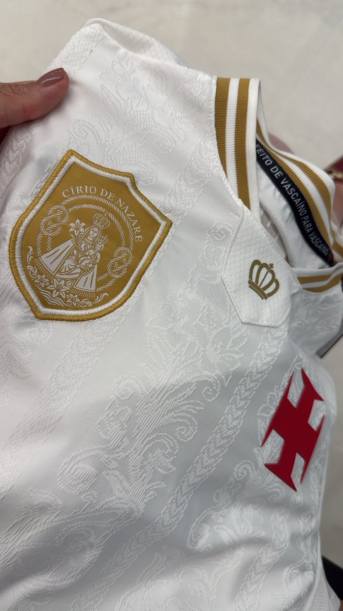 Bonit_a's tweet photo. Que esculacho de camisa ❤️ https://t.co/EDlP9bVC03
