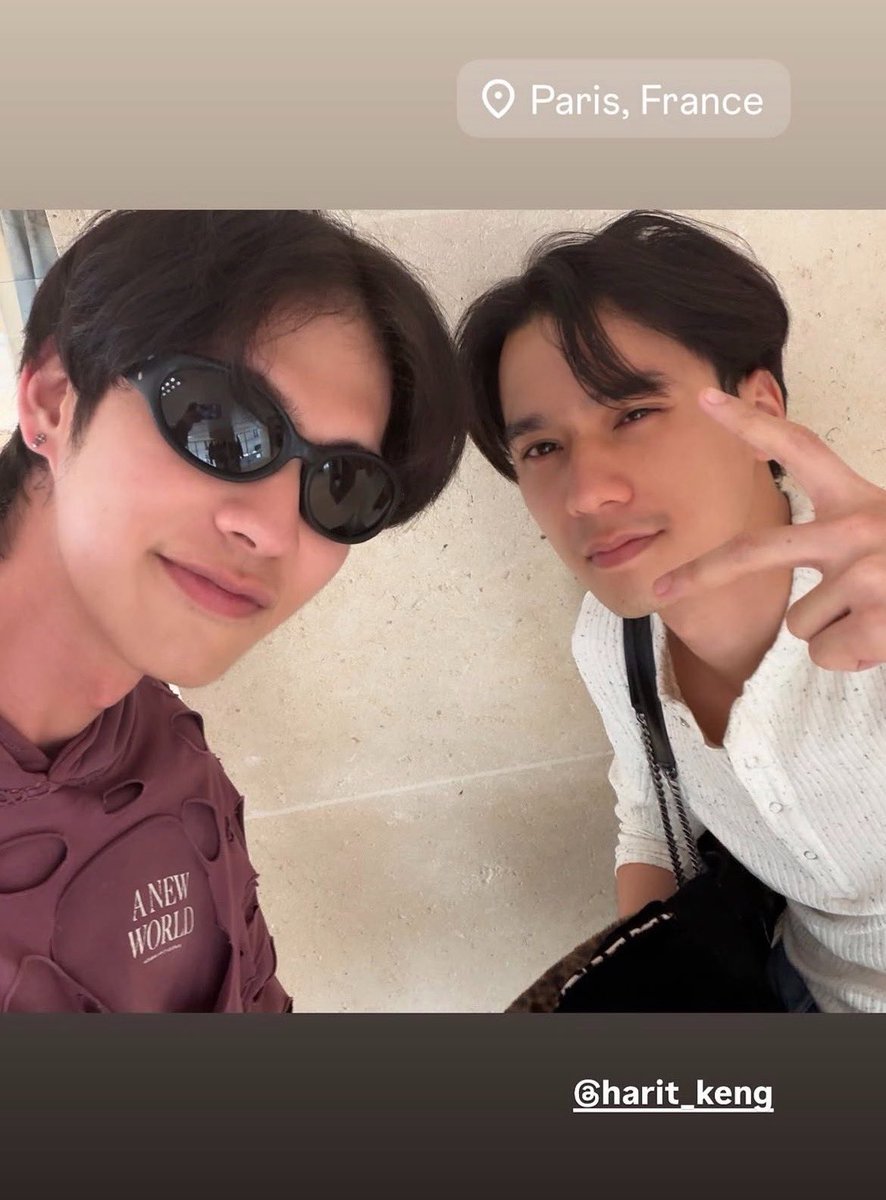 junjunjy_'s tweet photo. อมกกก ไบร์ทกับเก่งหฤษฎ์อยู่ด้วยกัน ป๊าดดดดดด เฟรมทองคำมากกกก ดิบแต่ค่ดหล่อทั้งคู่!💯

#KengHarit https://t.co/zyWuk1NTEi