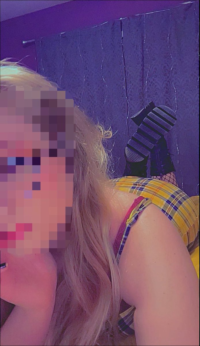 VoluptuousVi20's tweet photo. Platforms higher than my patience 🙄
#chubby #curvy #tease #elegant #effortless https://t.co/RWGgNb7laG