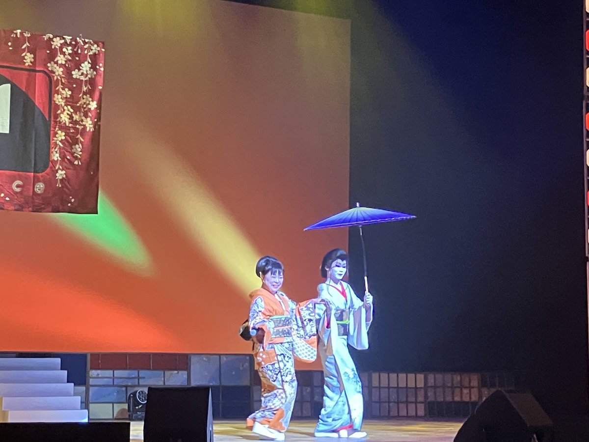 sanbongi_tomoko's tweet photo. 2026.9.23(水)㊗️
「JPN ザ★歌踊祭2026」
北とぴあ 
さくらホールにて…③

「三陸大漁祝い歌」と「紅葉恋路」の２曲歌わせていただきました✨🎤✨

紅葉恋路には #香月寿々也 さんが素晴らしい舞で華を添えてくださいました💕💕
とっても嬉しいコラボレーションありがとうございました🥰 https://t.co/VuY1fHcOWG