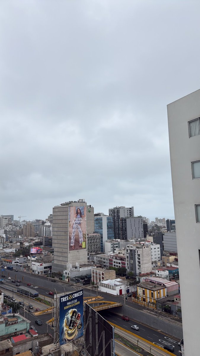 thefabashow's tweet photo. Lima nublado hasta que digas que pasa con Perú #nadiedicenada https://t.co/1YNzxh1tdb