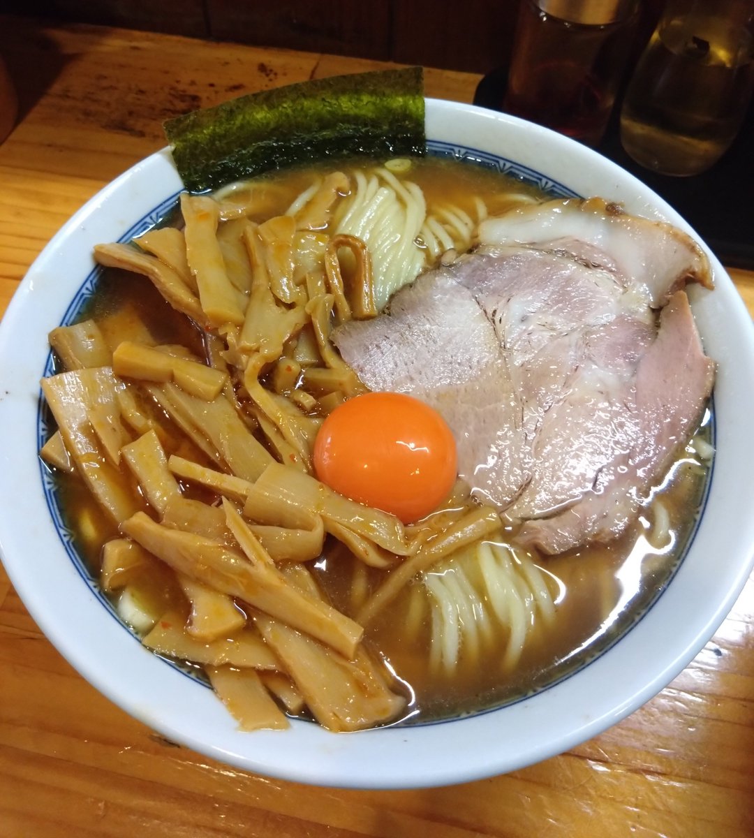 shirokami199952's tweet photo. 魂の中華そば #板橋グルメ部 竹の子中華そば 麺中盛 #生玉子 トッピング🍜雨にて敢えて訪問、相変わらず最高の一杯 #東上線ラーメン #ラーメンwalkerグランプリ 受賞✨世界一愛する中華そば 丼ぶりの中全てが美味しい😊自家製麺と自家製竹の子は特にヤバい常習性あり https://t.co/i6kbWOR27K