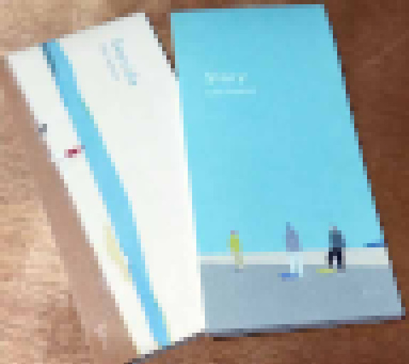 matuko13's tweet photo. 画像に惚れて、
二冊も一筆箋を買う。
で？誰に使うの？ https://t.co/3hTaxsWm2R