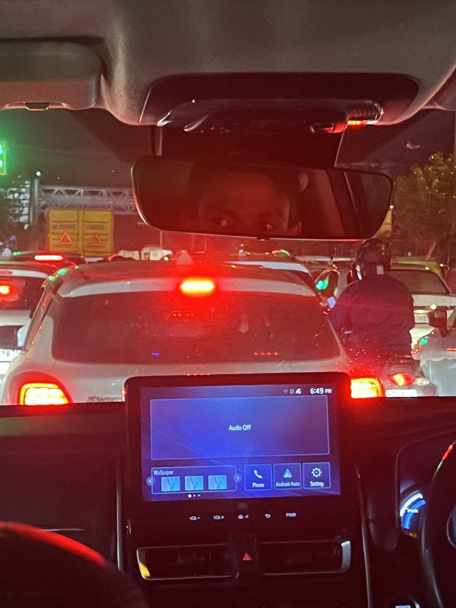 nehagj7's tweet photo. Major traffic on rose garden Road. Traffic is barely crawling. Needs urgent intervention @dtptraffic this is an everyday affair and would request a sustainable solution for the same. So much fumes so much time waste so much pollution https://t.co/LIyEEaiy6H