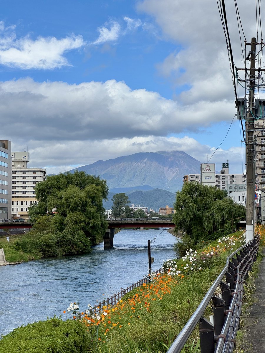10kenn22's tweet photo. 盛岡という街の雰囲気、空気感が非常に肌に合って大変良かった、そして盛岡冷麺という食べ物がヤバすぎて後半一生食べてた、美味すぎる https://t.co/MfzeCnRvOA