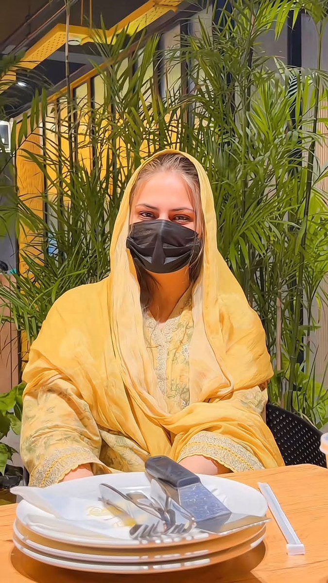 M_iral's tweet photo. زمین پر وہ گھر چاند کی طرح چمکے گا🤩😛🙊
جس گھر میں، میں دلہن  بن کر جاؤں گی 🤣🤣🤣

باقی اپکی مرضی 🙄😁😚🙈😂 https://t.co/AFpeWX1pCE