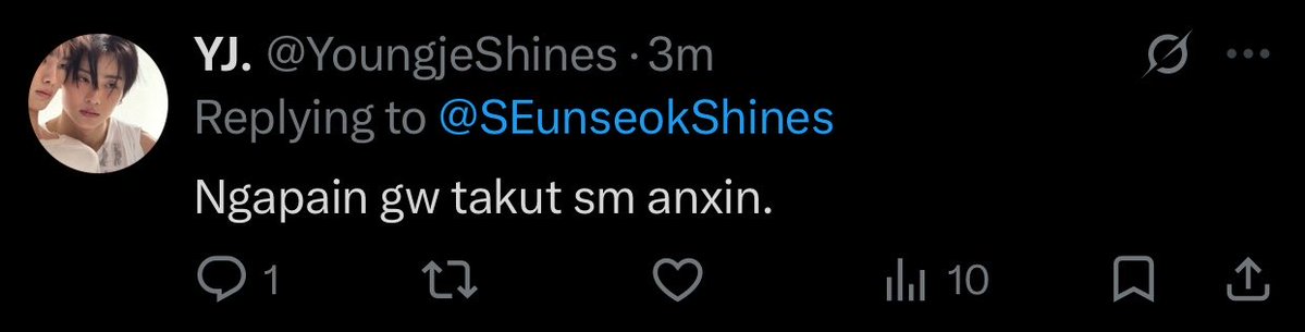 SEunseokShines's tweet photo. From this to this loh ya ✌️😹 https://t.co/k2gURxLhos