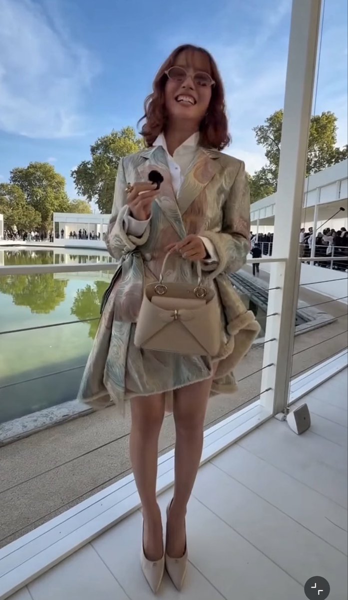 salomefcb's tweet photo. Dior come get your flowers! you didn’t play in my princess juria’s face! this is GORG #JURIAxDior https://t.co/RPUKg4J04L