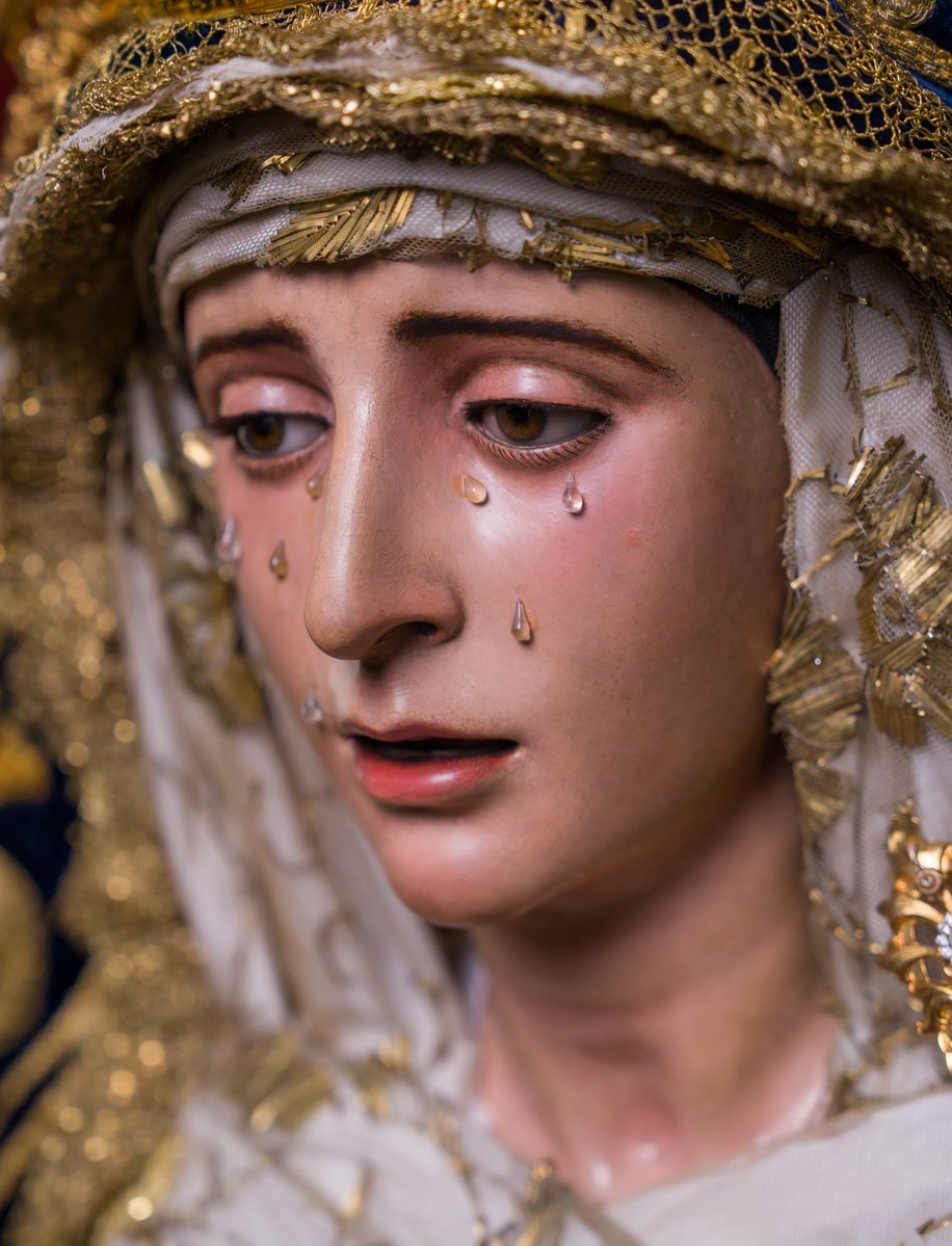 ADavidentradas's tweet photo. 𝐑𝐞𝐢𝐧𝐚 𝐲 𝐩𝐚𝐭𝐫𝐨𝐧𝐚 𝐝𝐞 𝐮𝐧 𝐛𝐚𝐫𝐫𝐢𝐨 …

@DoloresdelCerro 

#reportaje  #fotos  #viral  #parati https://t.co/TFTGLjUXJm