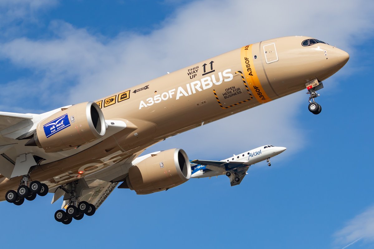 CAlloing's tweet photo. Hey !! Welcome back bid bird !! First flight completed this afternoon for the first @Airbus #A350F #FWXLD . Now waiting to saw her again in the sky ! This livery is clearly amazing !! #Avgeeks #Avgeek https://t.co/j8xLwsoAUV