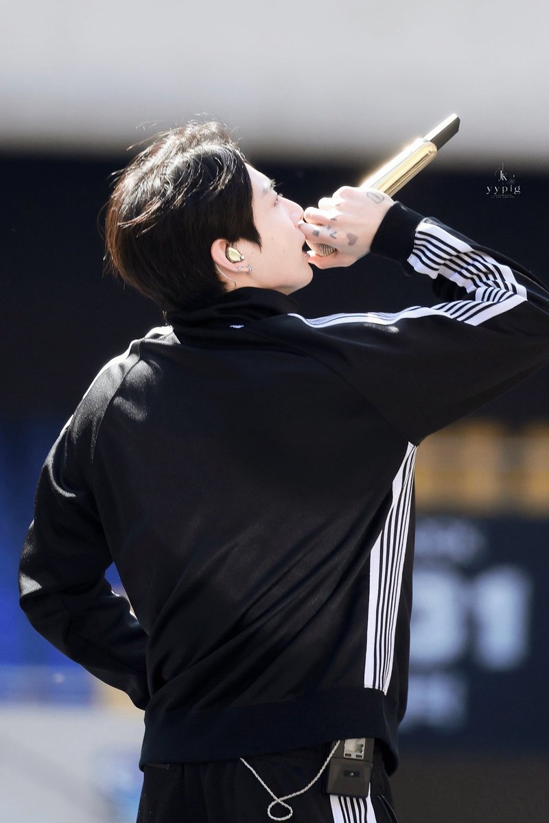 YYPIG97's tweet photo. 260613 BUSAN

SHINE
 #정국 #JUNGKOOK 
#BTS @BTS_twt 
#방탄소년단 https://t.co/qxLj12B7iy