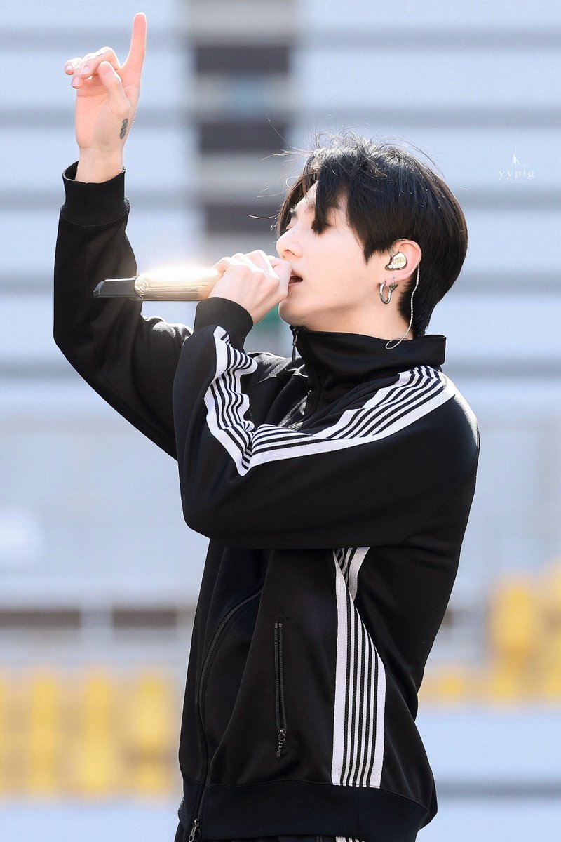 YYPIG97's tweet photo. 260613 BUSAN

SHINE
 #정국 #JUNGKOOK 
#BTS @BTS_twt 
#방탄소년단 https://t.co/qxLj12B7iy