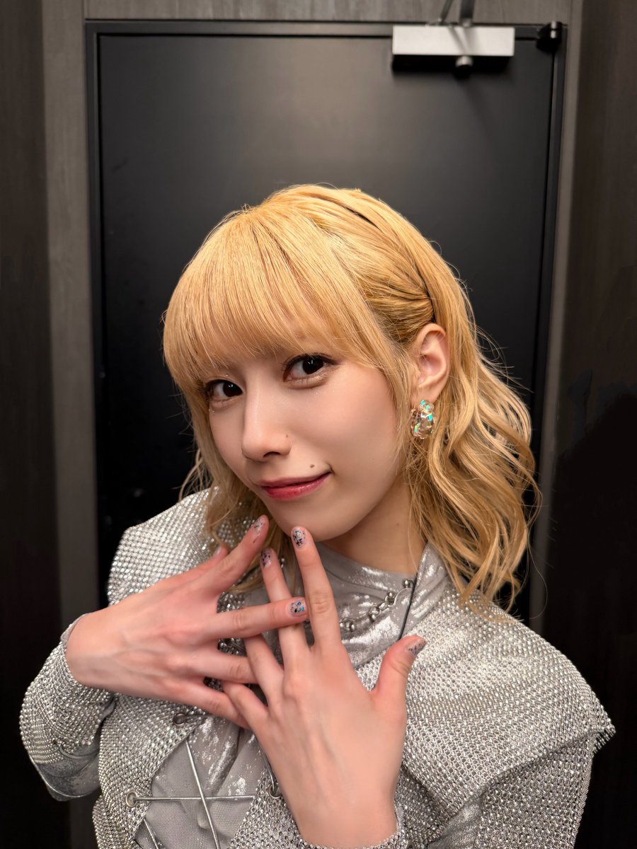 sasakirico's tweet photo. 佐々木李子ワンマン『RI PATHOS LIVE in OSAKA/TOKYO』Back Stage Movieが公開されました🎶

大阪・東京のリハーサルや本番当日の様子など貴重な瞬間を楽しめちゃいます！トリコ達も映っててニヤニヤした👍
是非みなさんご視聴ください！コメント待ってるよー！
https://t.co/lnLZEUFvMv
#リコパトス https://t.co/bqLV5gLMUW