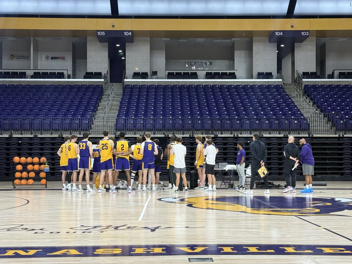 humphreysja2028's tweet photo. Thank you for having me on campus @LipscombMBB!  It was great meeting all the coaches and watching practice!  @Coach_Carroll @Coach11Cherry @CoachKapoor @treyjohnsonjlj @jackmcmahon30 @theBAhoops @CoachBlackston @BradBealElite @AndrewForce8 @CourtneyHoops90 @PrepHoopsTN 
#HornsUp #connect4