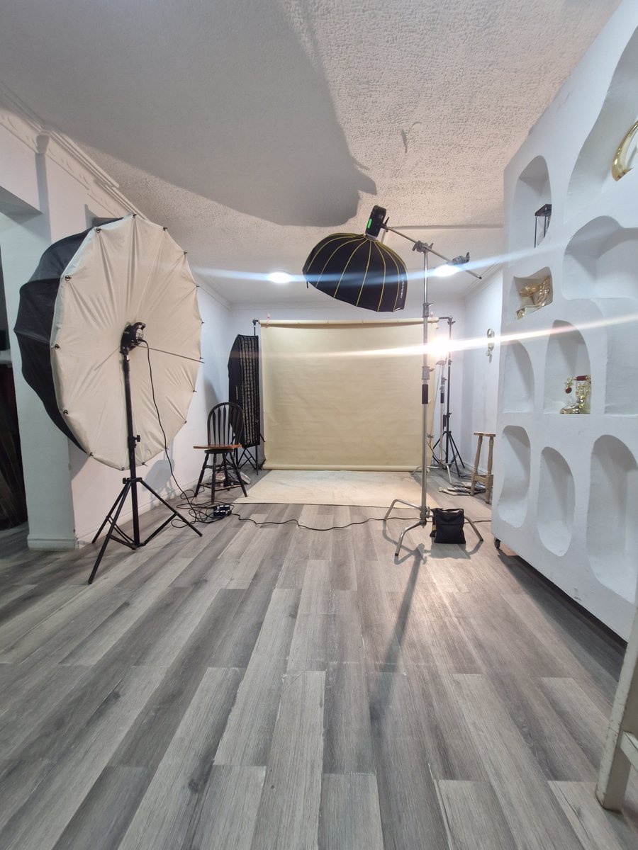 ModzeroMedia's tweet photo. Afternoon light. Clean frames.
Nothing forced, just good moments looking exactly how they should

DM @modzeromedia for bookings.

#ModzeroMedia #LagosPhotography #ContentCreation https://t.co/eKpx1G8WRy