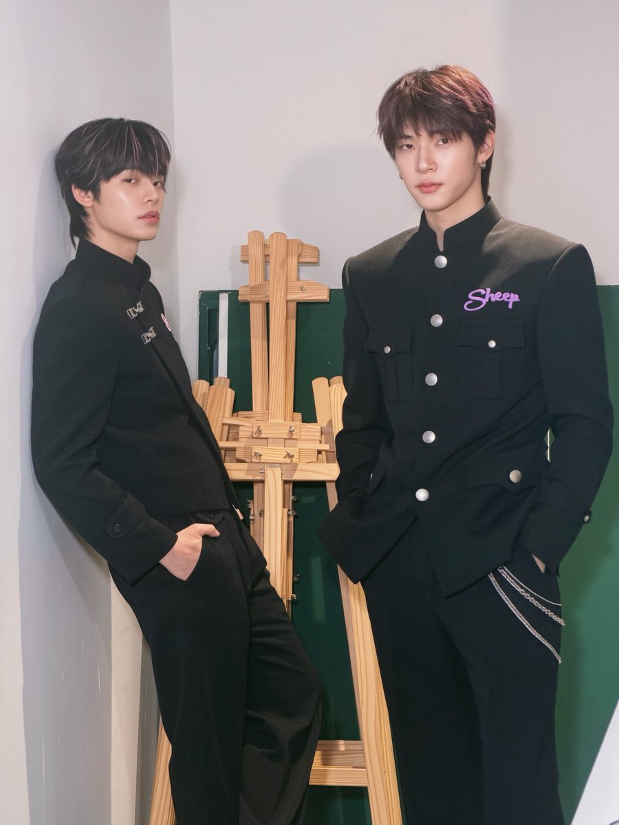 nakanisnakan's tweet photo. นักเรียนสุดหล่อกับยูนิฟอร์ม all black โรงเรียน sheep case

SHEEP TTP Final EP SWT 
#SHEEPxTTP https://t.co/VHsqR62kGI