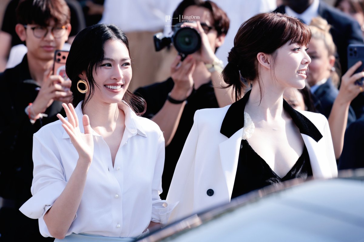 lo_w1_hk's tweet photo. 💜
𝟐𝟔𝟎𝟗𝟐𝟗

LINGORM BA DIOR AT PFW
#DiorSummer27xLingOrm
#LinglingKwong #OrmKornnaphat 
#LingOrm #Dior #DiorSummer27 #PFW https://t.co/DyWFqIKAA6