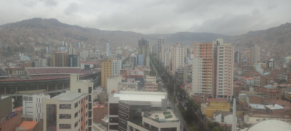 eka_vane's tweet photo. Día muy lluvioso....desde La Paz Bolivia 🇧🇴 
#nadiedicenada https://t.co/mwS49JIBqm