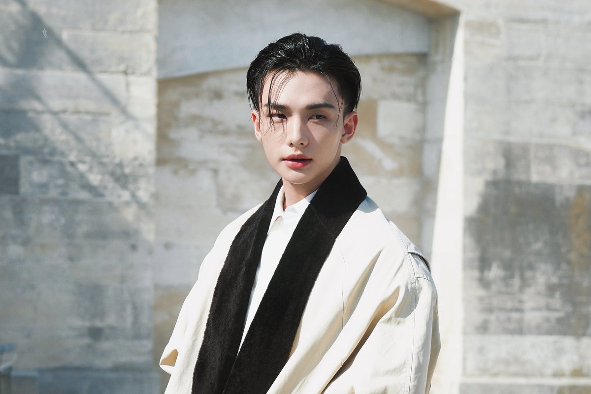 seuptto32o's tweet photo. 260929  Dior

#현진 #Hyunjin #DiorSummer27_HYUNJIN https://t.co/jRh9igqbq6