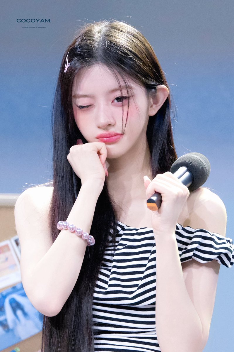 minjuscloud's tweet photo. (⸝⸝• ᴗ•⸝⸝)                              (⸝⸝> ᴗ•⸝⸝) ♡

#minju #illit #민주 #아일릿 #ミンジュ https://t.co/TCCzElC43B