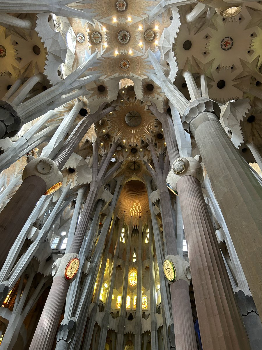 pedrisbun's tweet photo. Some days,  I miss Barcelona like it was a person https://t.co/k8u2zsN2CN