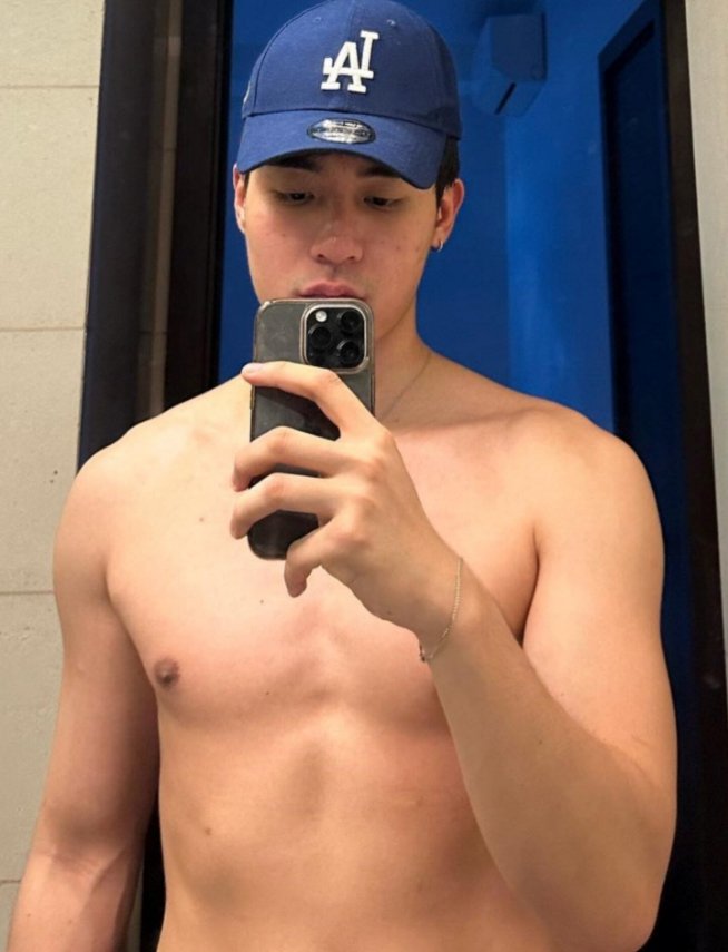 heillioes's tweet photo. ugh BRENT 🥵 https://t.co/PEqwAa3Jdi