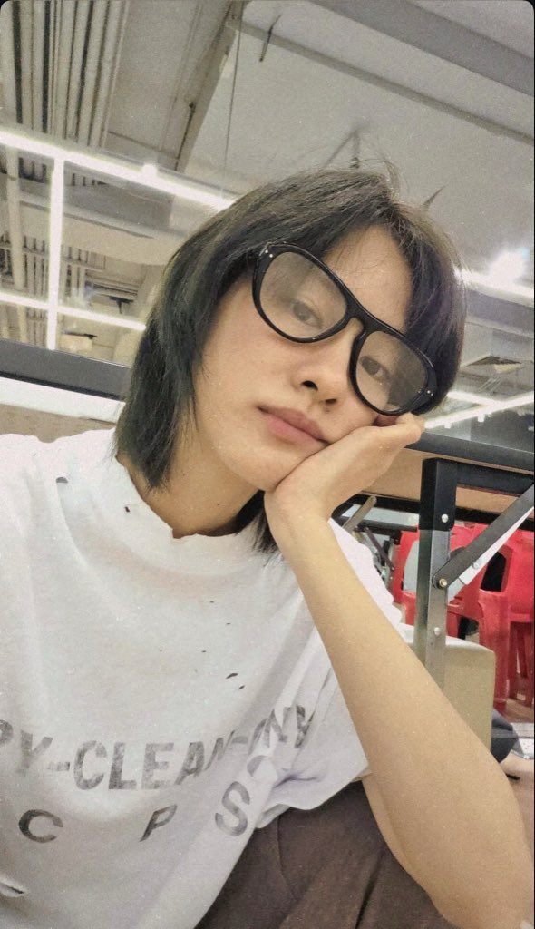 JJ_9989's tweet photo. หนุ่มตี๋                                           บี๋ผม https://t.co/yqvp23YxlA