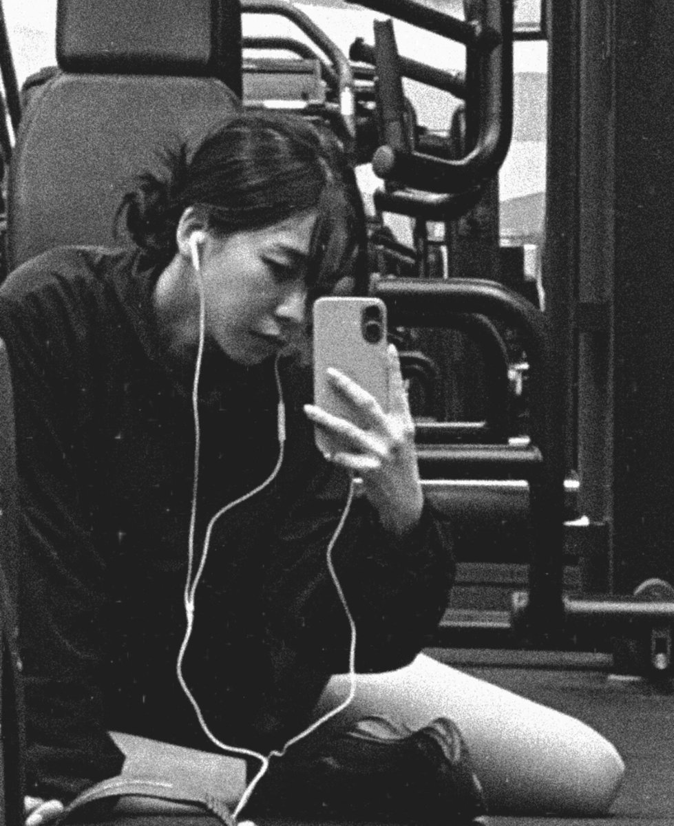 viviennerapist's tweet photo. Cuando me pongo caliente en el gimnasio, me gusta masturbarme cerca de los vestidores para que la persona que esté haciendo limpieza se encuentre un lindo regalo en el piso. https://t.co/XJo91XK6Rc