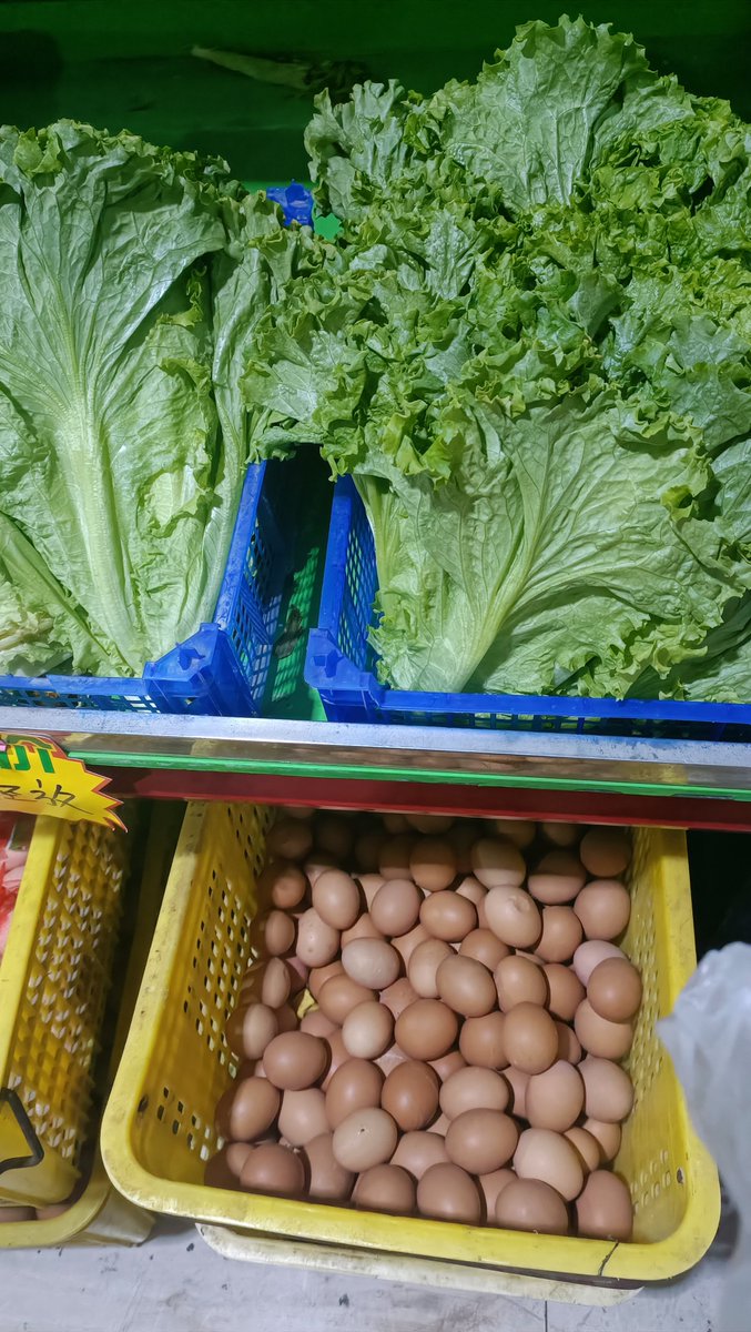 LorrineVayoc's tweet photo. Fresh local leafy greens u0026 organic eggs restocked today at our neighborhood store—grab yours before they’re gone! ， https://t.co/NZNSKb7Vgy