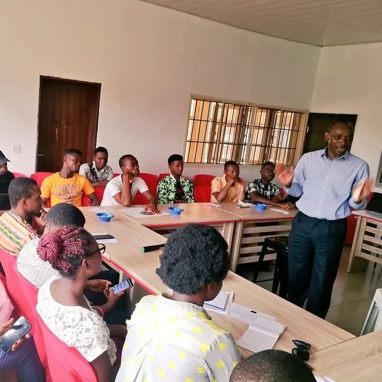 donlaz4u's tweet photo. As we celebrate the 7th anniversary of @TestrogenHub Abakaliki, I am grateful to Dr. @SamAmadi most sincerely for supporting the idea from the foundation year. He formally opened the hub in September 2019, and also facilitated a fireside chat in 2025. 
We are making progress but still far from where we want to be.
We keep pushing! 
#TeatrogenHubAt7