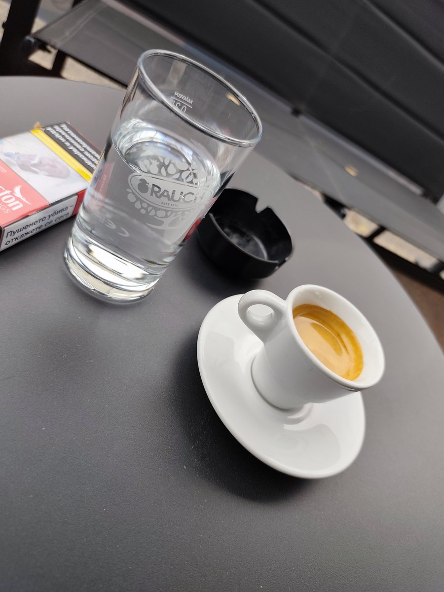 ssylsttt's tweet photo. ' kahve zamanı https://t.co/qSsa3mOa0R