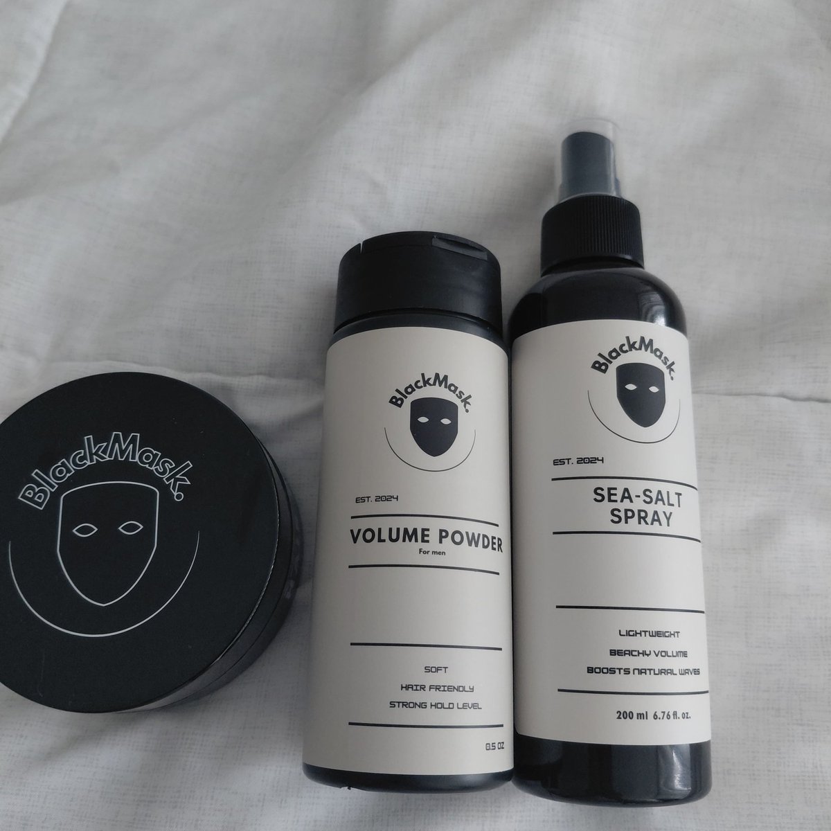 Kayeebxw's tweet photo. Will this ascend me? #blackmask #ascend #hair https://t.co/YPwUcjew5T