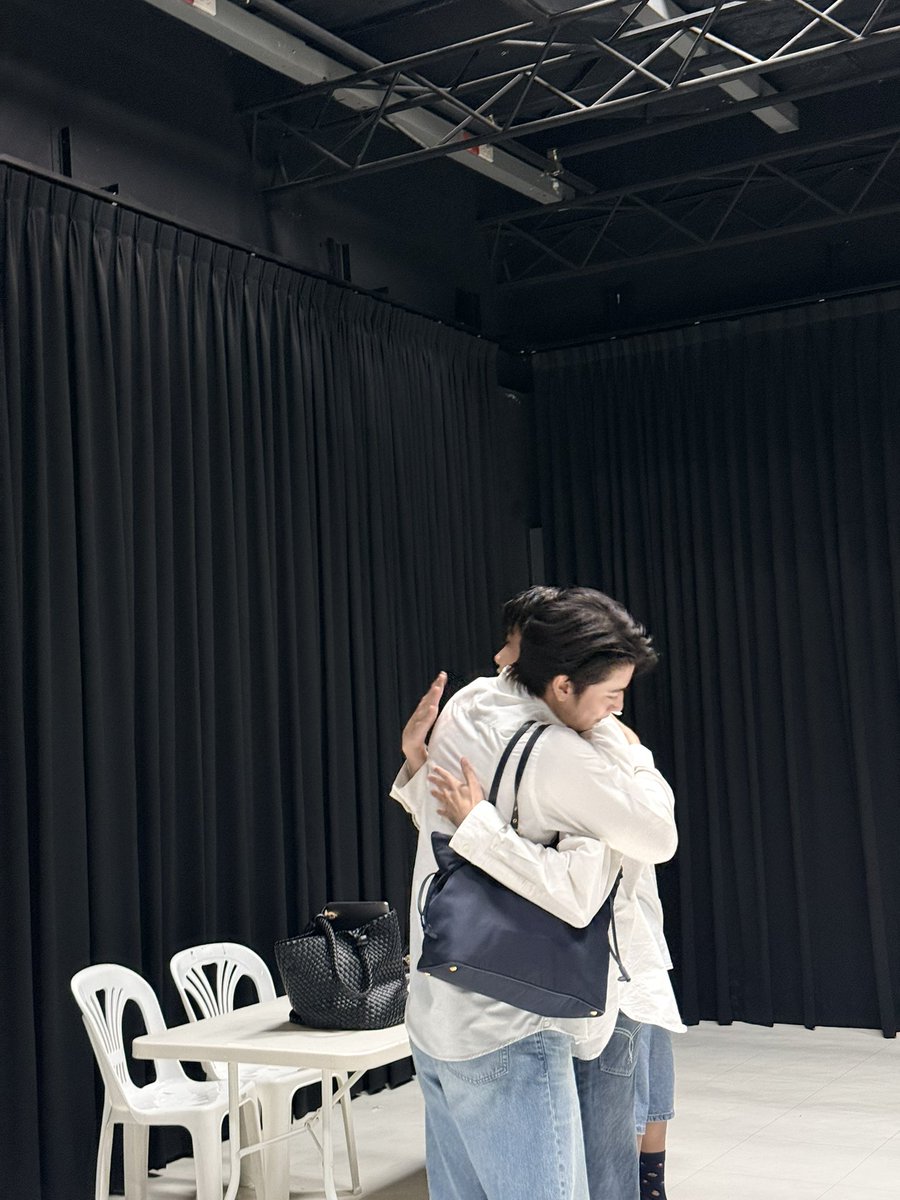 pearlpooo's tweet photo. เค้าให้มาถ่ายคอนเทนต์ กอดกันทำไมละนิ
#หนึ่งสองสามสี่ห้าหกเจ็ดแปด https://t.co/GyyKapHAoR