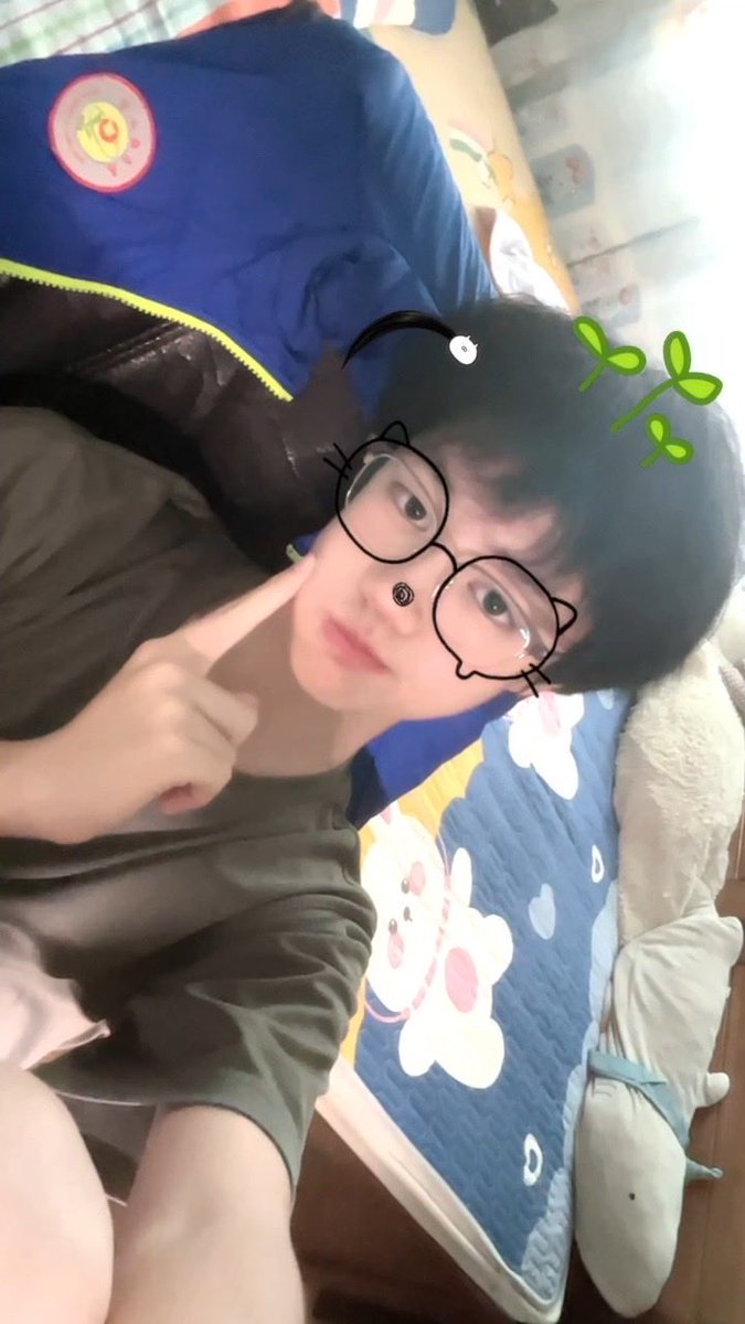 yzndvh's tweet photo. 兄弟们我萌吗 https://t.co/IJnMbTFrnA