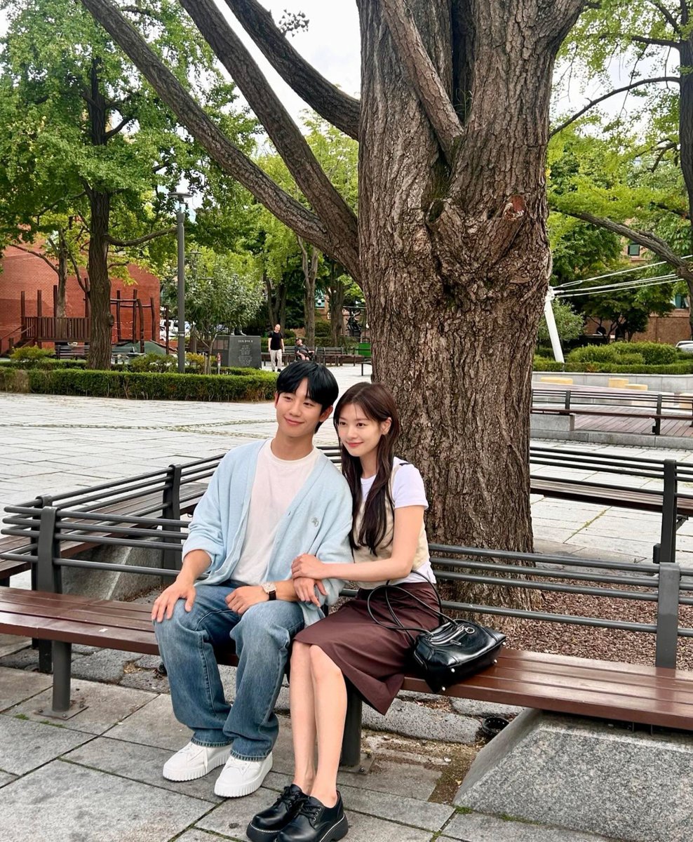 sonowal_polli's tweet photo. 29.09.2024 | IG post by @.somin_jj just look at them… so cute and so cozy 💕 the way she’s holding onto his arm 🥹 https://t.co/6HX9NknM0p