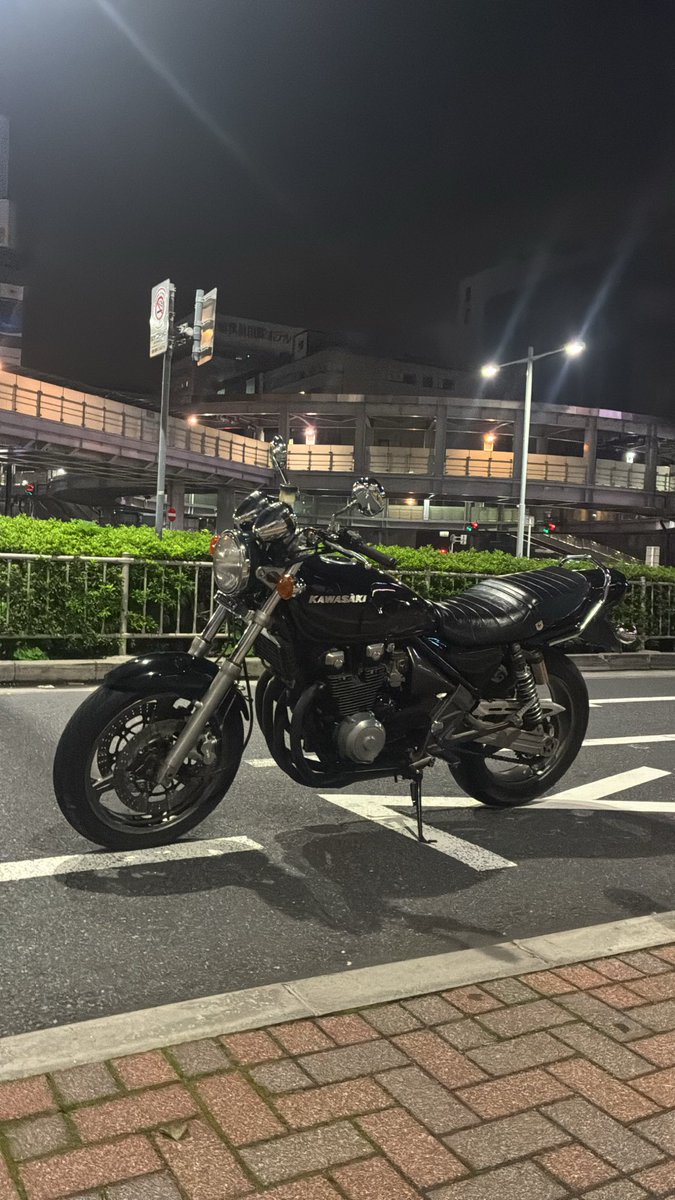 KAWASAkibiku250's tweet photo. 単車転がすたびに、おじさんによく
話しかけられる笑　嬉しいけどね。
純正っぽさは残していじる予定 https://t.co/SPTrMqen6T