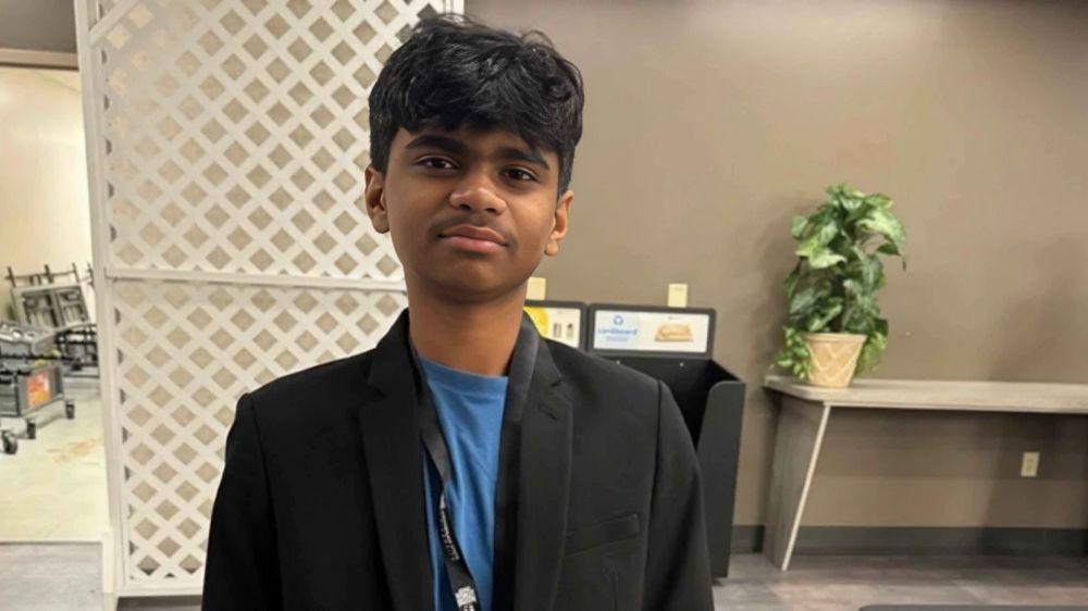 IndianTechGuide's tweet photo. 🚨 A 14-year-old Indian-origin prodigy from Guntur, Ashrit Talluri, has achieved a rare, perfect 1600 on the SAT on his very first attempt in the US. https://t.co/HBCTJRmrUv