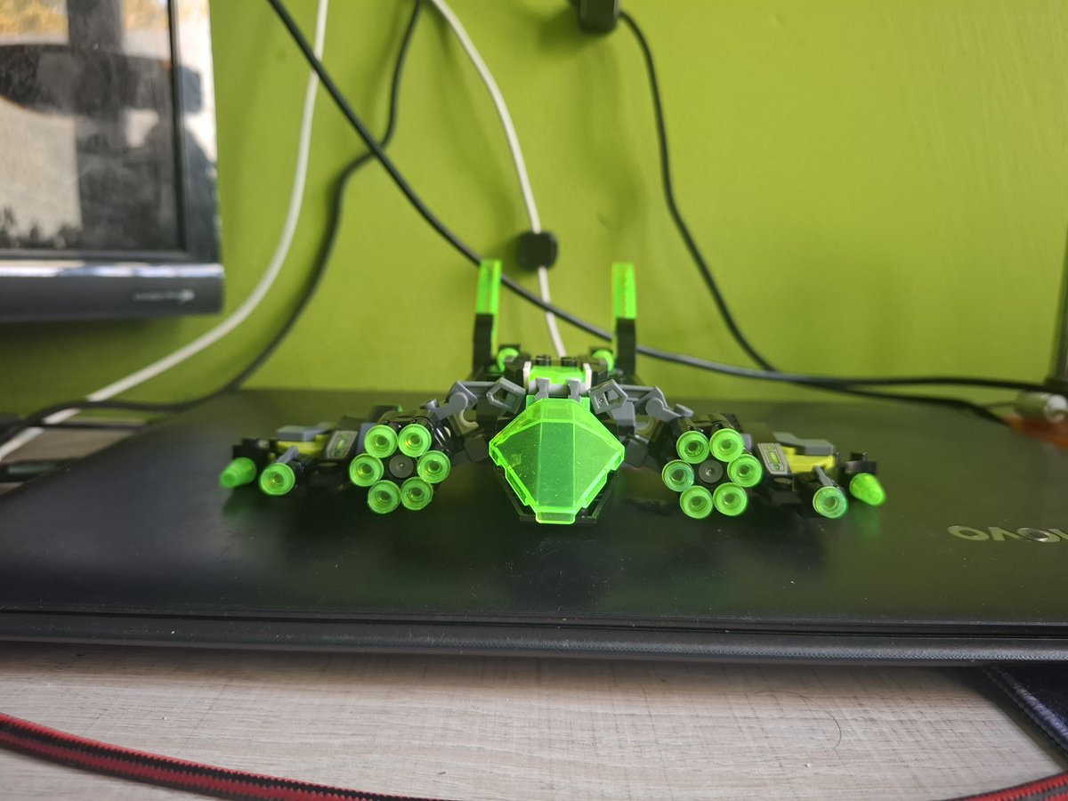 m2137124604's tweet photo. @Zyrencrr I present to you my OC  toxic hawk yes it is drone https://t.co/bbG1HPujWZ