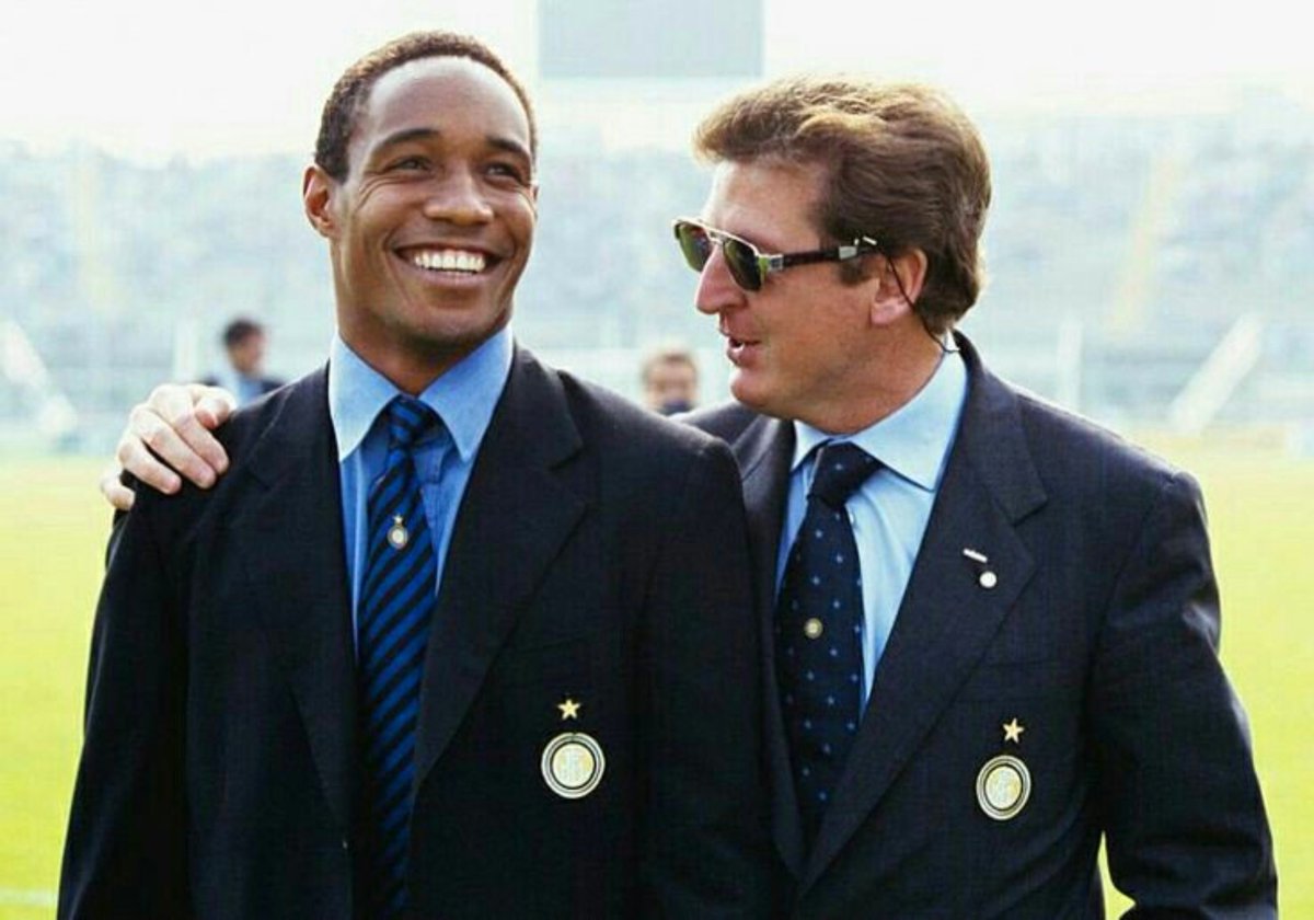 SuperbFootyPics's tweet photo. Inter Milan
Great Picture Of Paul Ince &amp; Manager Roy Hodgson https://t.co/2pjvKWtRM8