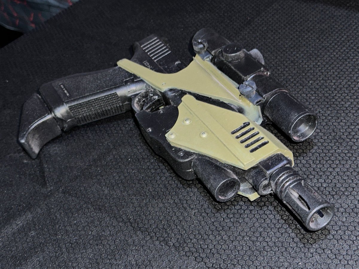 GeekToyLove's tweet photo. #ForSale solid resin cast of the Space Above and Beyond M70 Pistol. Cast and finished by Alchemy Arms.
$250 plus shipping.
#GeekDen #Armory https://t.co/xz5h6Ulvmh